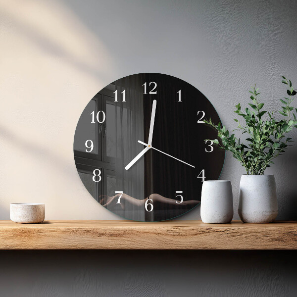 Round wall clock Woman
