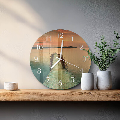 Round wall clock Network