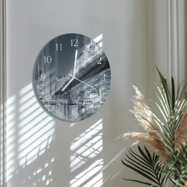 Round wall clock Bridge