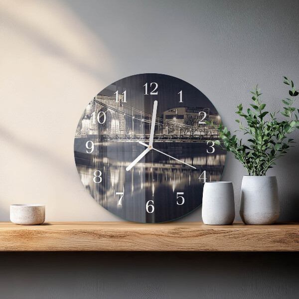 Round wall clock Bridge