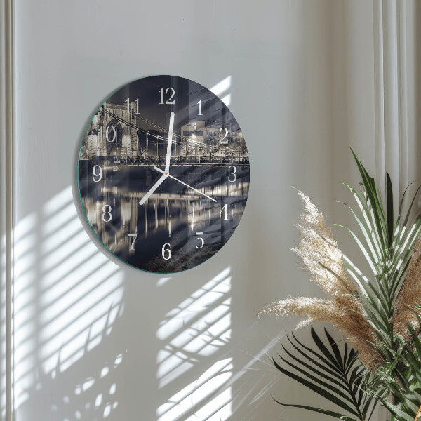 Round wall clock Bridge