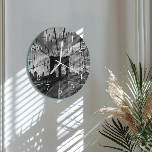 Round wall clock Bridge