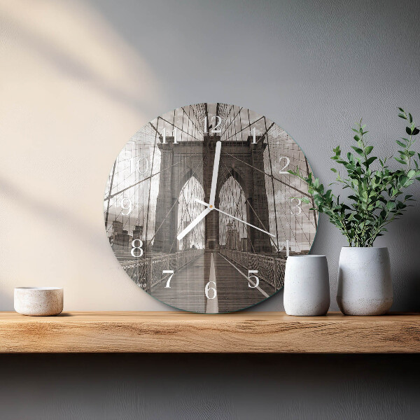 Round wall clock Bridge