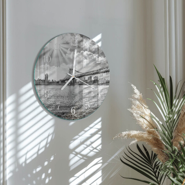Round wall clock Bridge