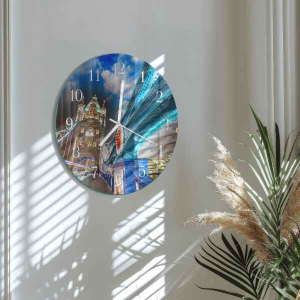 Round wall clock Bridge