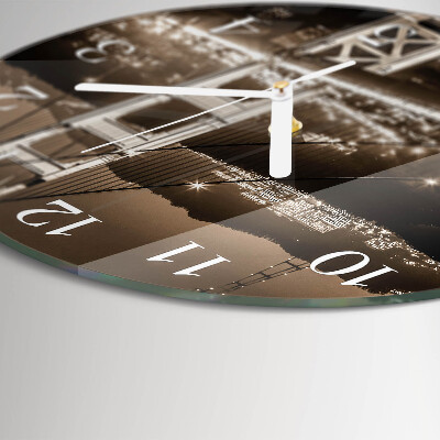 Round wall clock Bridge