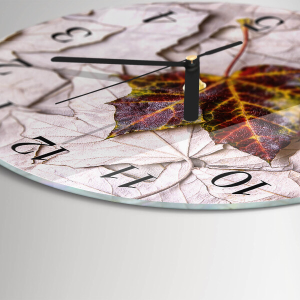 Round wall clock Maple Leaf