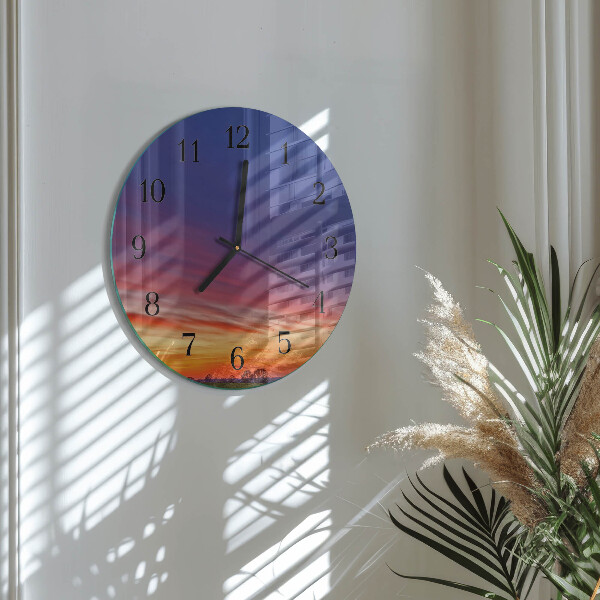 Round wall clock Field