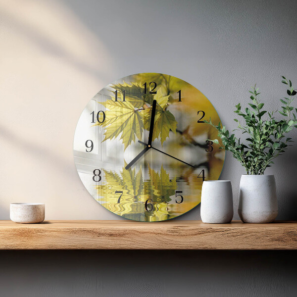 Round wall clock Maple Leaf
