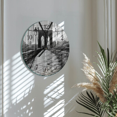 Round wall clock Bridge