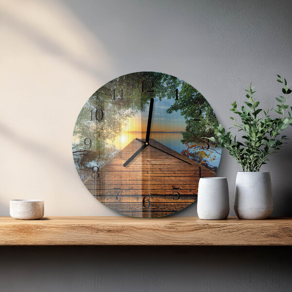 Round wall clock Network