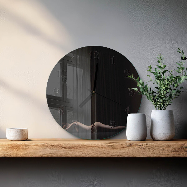 Round wall clock Woman