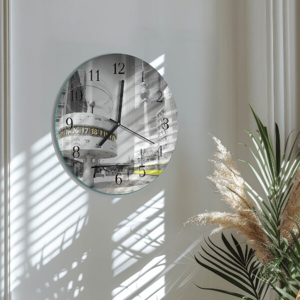 Round wall clock Berlin