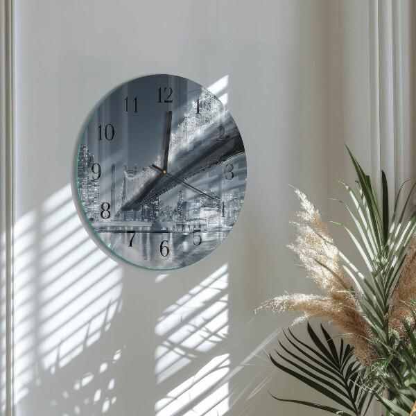 Round wall clock Bridge