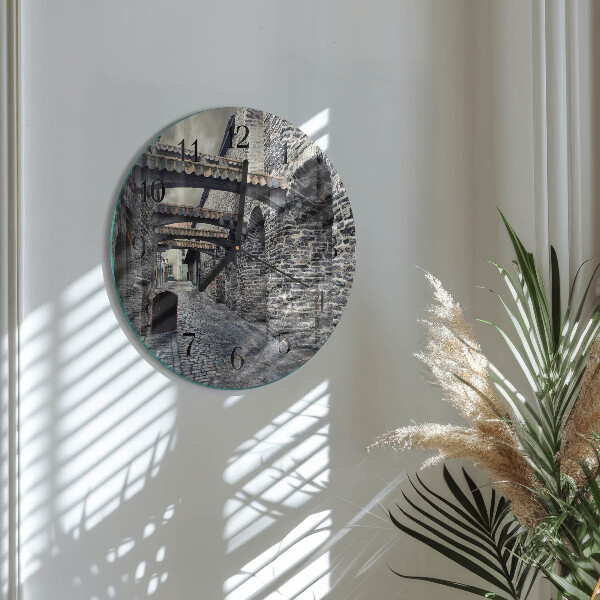 Round wall clock Avenue
