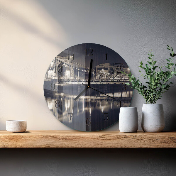 Round wall clock Bridge