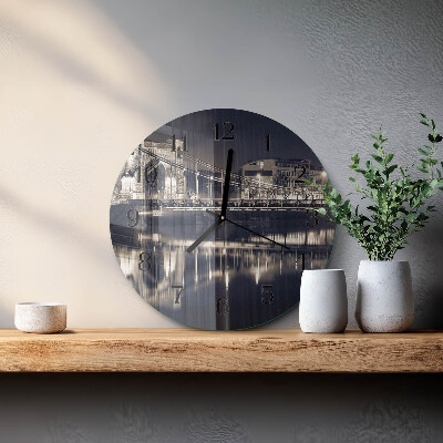 Round wall clock Bridge