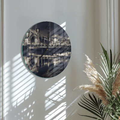 Round wall clock Bridge