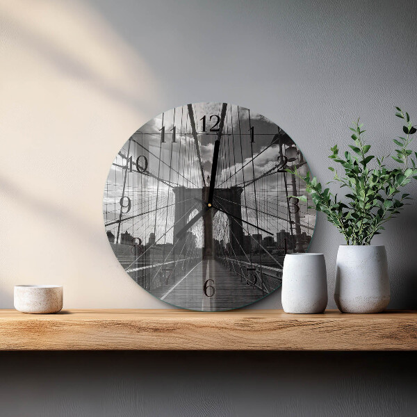 Round wall clock Bridge