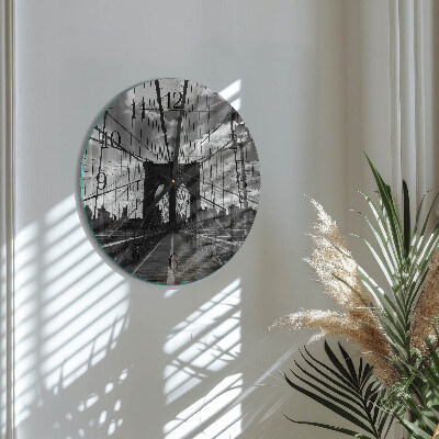 Round wall clock Bridge