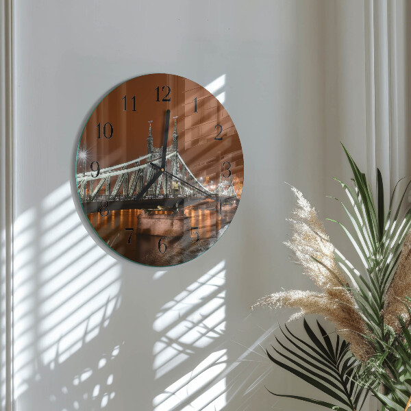 Round wall clock Bridge