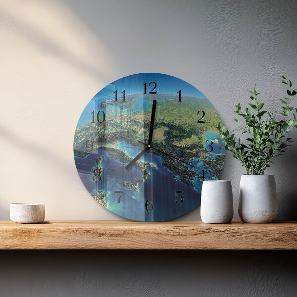 Round wall clock Earth
