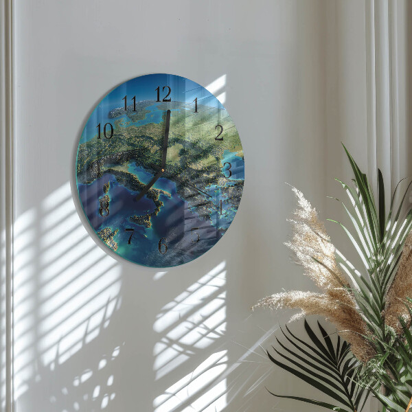 Round wall clock Earth