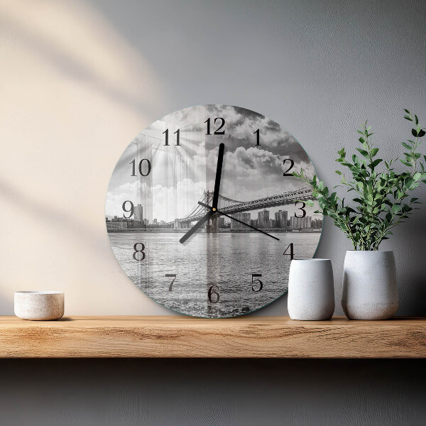 Round wall clock Bridge