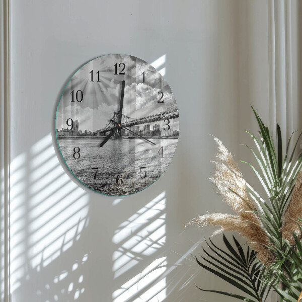 Round wall clock Bridge