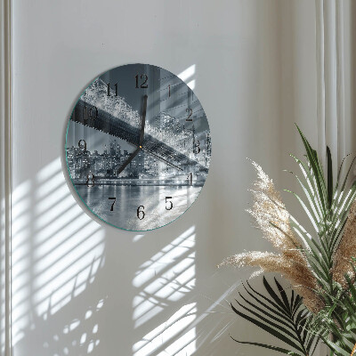 Round wall clock Bridge