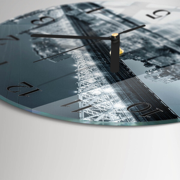 Round wall clock Bridge