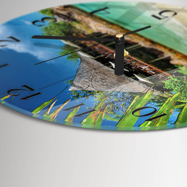 Round wall clock Island