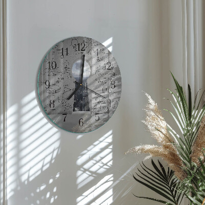 Round wall clock Keyhole
