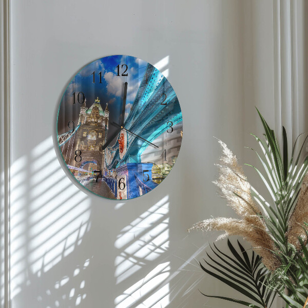 Round wall clock Bridge