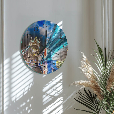 Round wall clock Bridge
