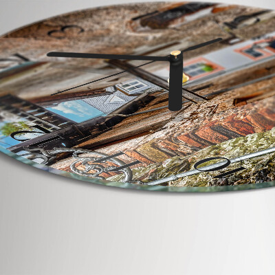 Round wall clock Avenue