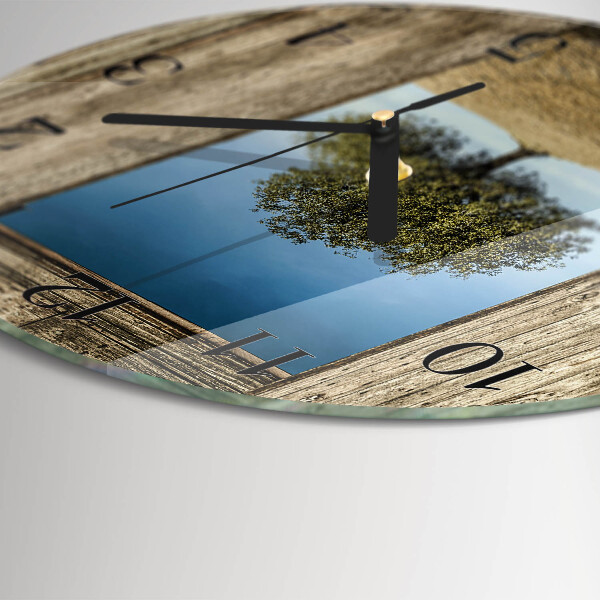 Round wall clock Tree