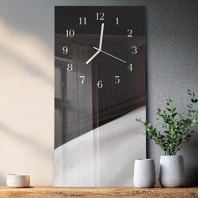 Vertical wall clock Contrast