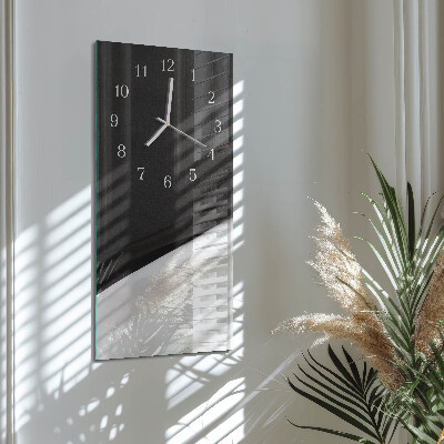 Vertical wall clock Contrast