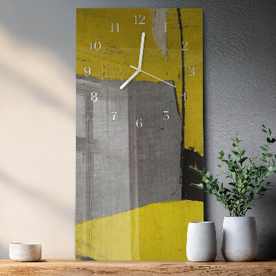 Vertical wall clock Confusion