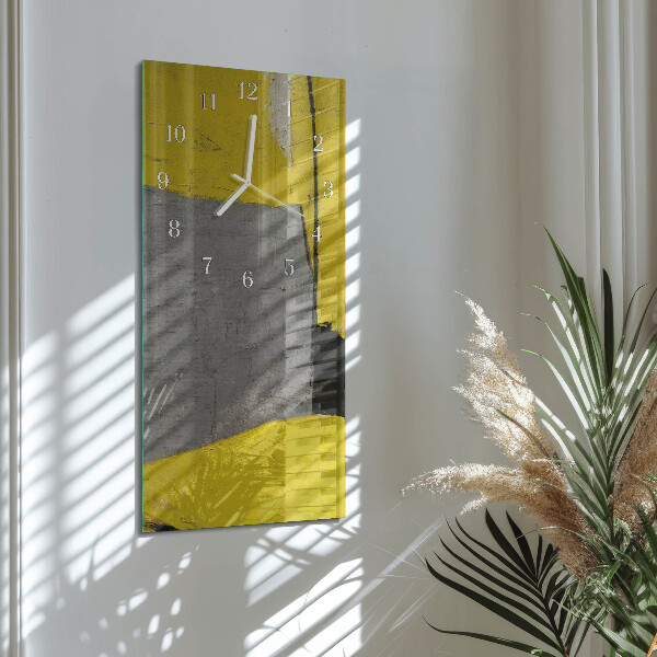 Vertical wall clock Confusion