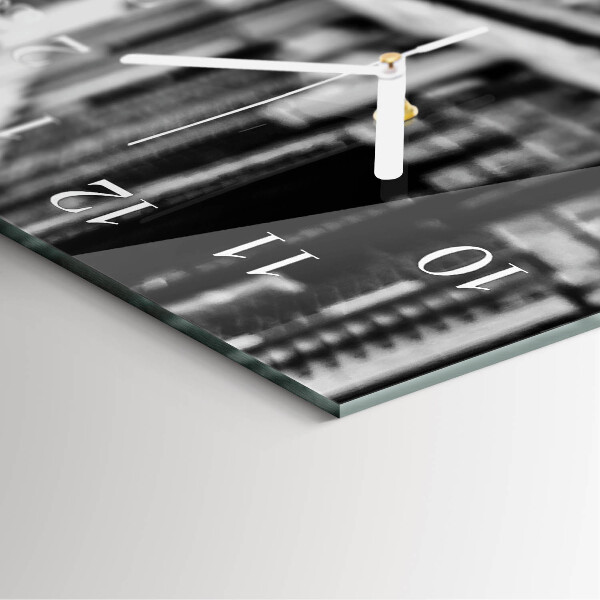 Vertical wall clock Route