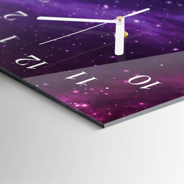 Vertical wall clock Appearance