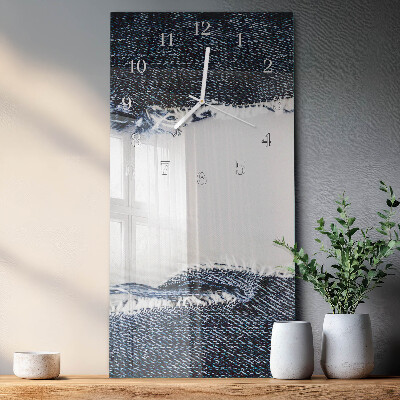Vertical wall clock Abstraction