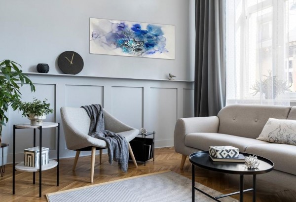 Decorating a grey living room - what accessories and furnishings will liven up the interior?