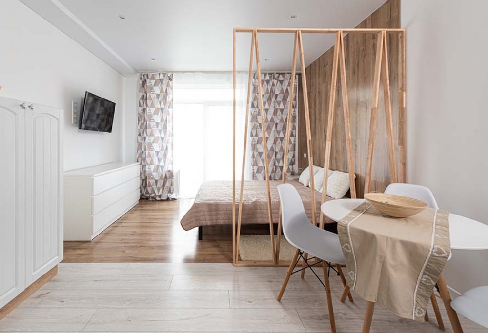 How to reconcile the living room and bedroom?