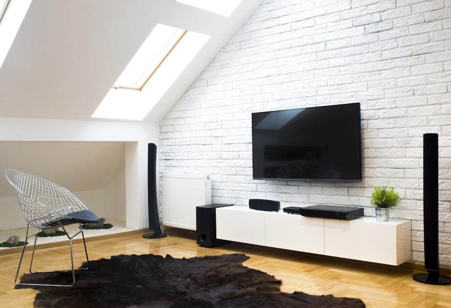 How to arrange a wall with a TV? Interesting ideas for the space around the TV