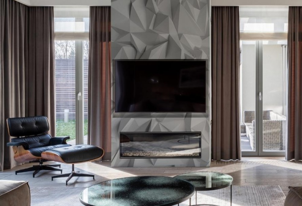 wall with TV